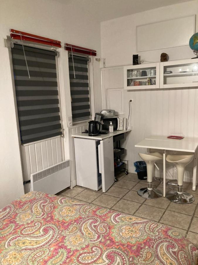 La Coccinelle Bed & Breakfast Nimes Bagian luar foto
