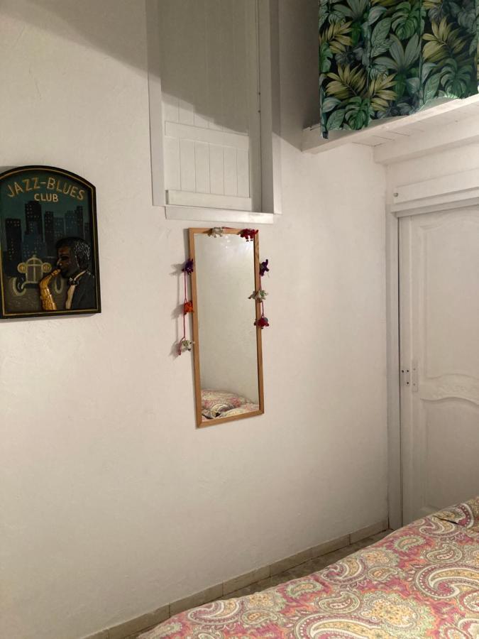La Coccinelle Bed & Breakfast Nimes Bagian luar foto