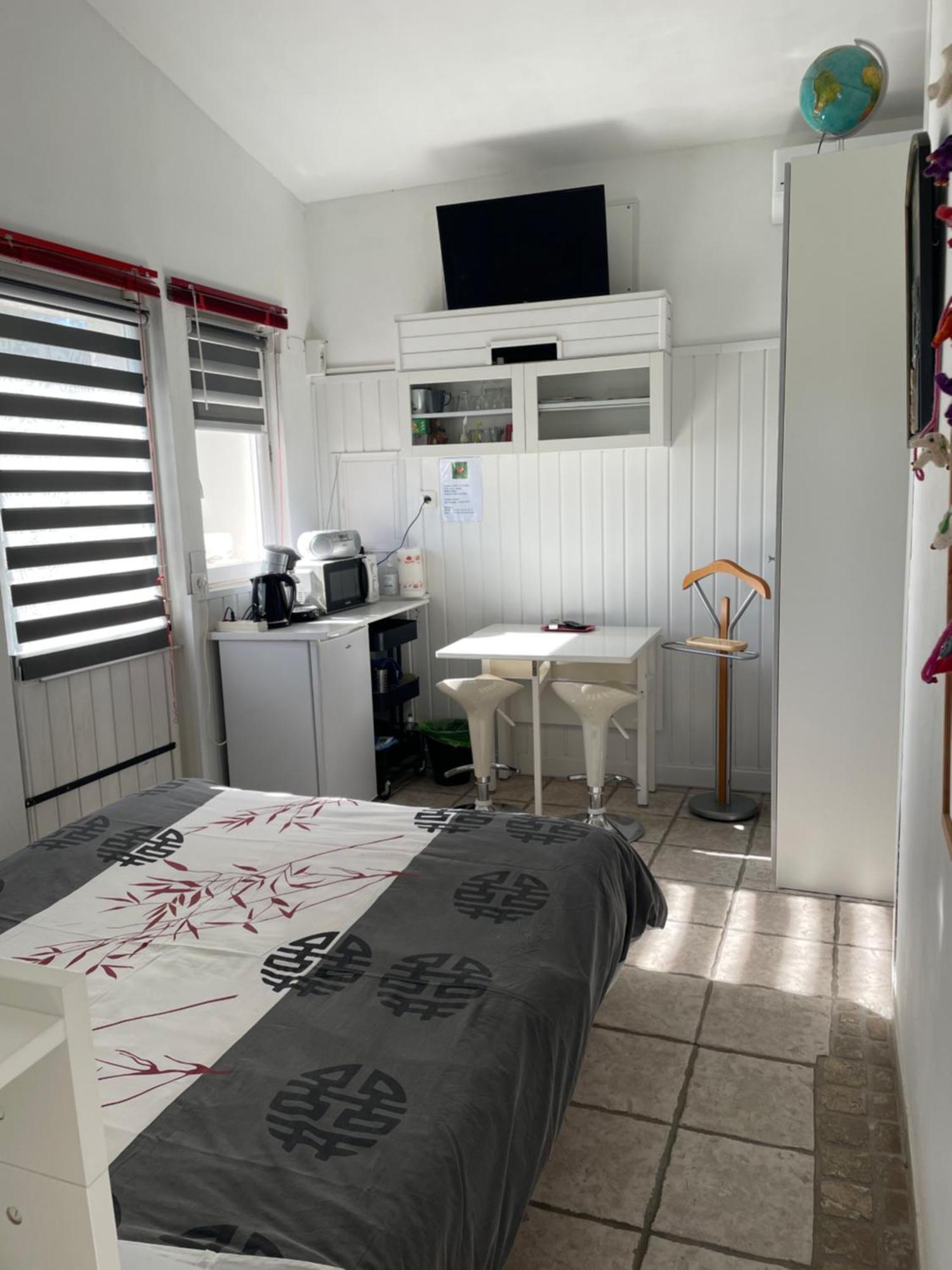 La Coccinelle Bed & Breakfast Nimes Bagian luar foto